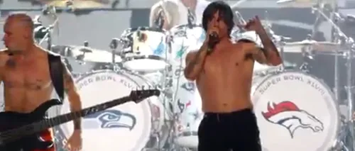 Red Hot Chili Peppers a mimat partea instrumentală din concertul susținut la Super Bowl 2014 - VIDEO