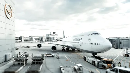 Aglomerație și nervi cât cuprinde pe aeroportul din Frankfurt. Motivul pentru care zeci de zboruri au fost ANULATE