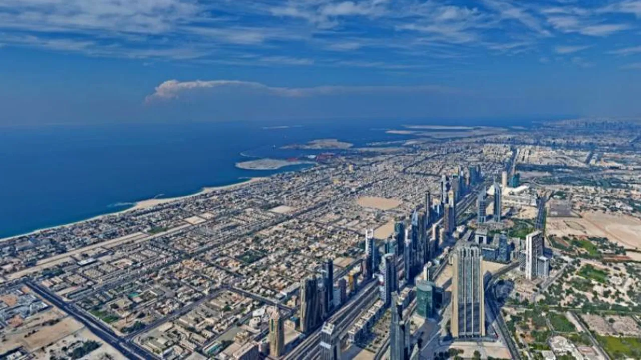 Priveliștea care îți taie respirația. Cum se vede lumea din vârful celei mai înalte clădiri de pe glob