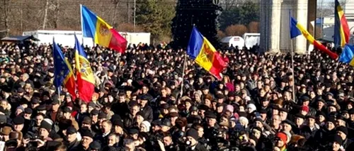 Mii de moldoveni cer, la Chișinău, alegeri anticipate