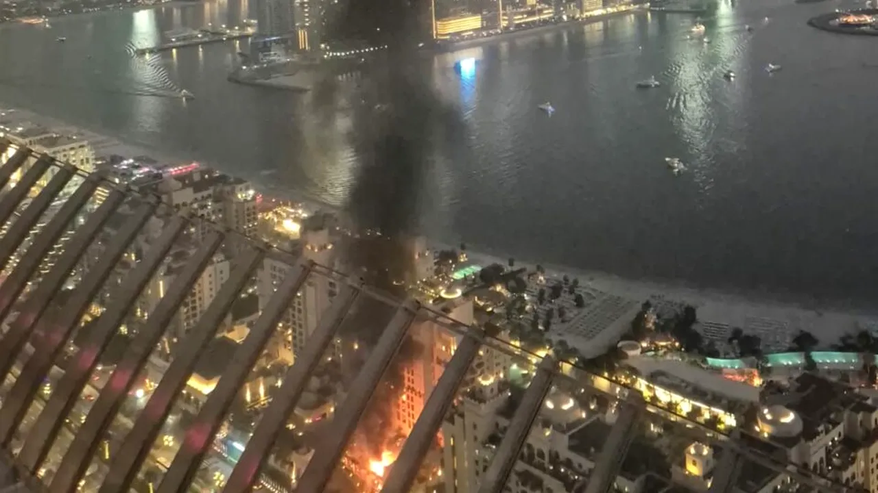 Scriitor român, martor la infernul din Palm Jumeirah, simbolul Dubaiului: 'Am zărit ceva ce semăna a avion de vânătoare'