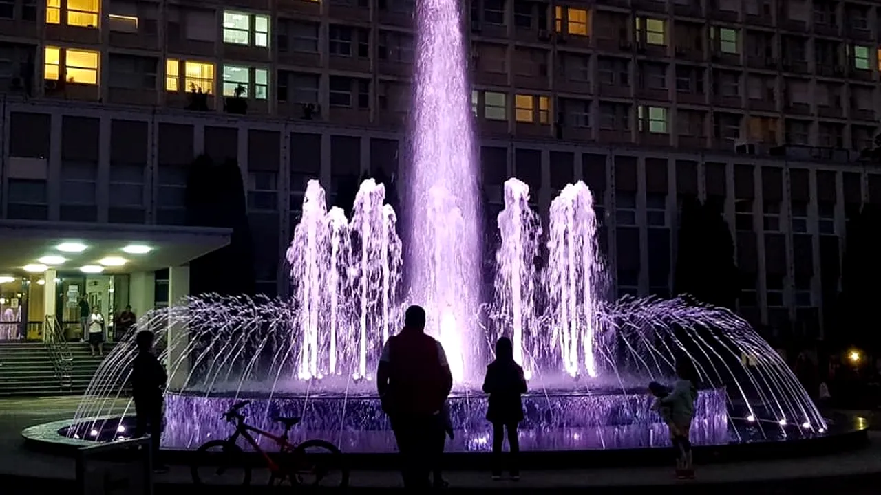 Cum arată și cât a costat o fântână arteziană muzicală construită în curtea unui spital: Are rol terapeutic, estetic și de bun gust - VIDEO