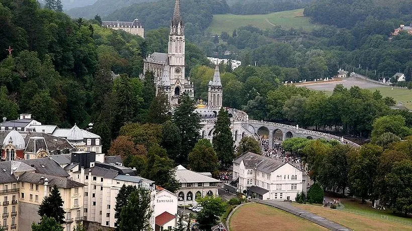 Catolicii confirmă producea unui nou miracol la sanctuarul din Lourdes