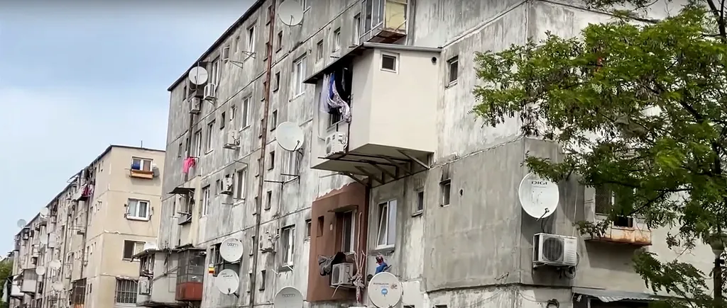 VIDEO | Imagini ireale din Ferentari! Cum și-a construit un bucureștean balcon, de unul singur