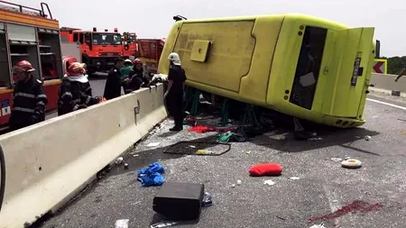 Autocar răsturnat în Brașov: 4 morți, 26 de răniți. COD ROȘU de intervenție