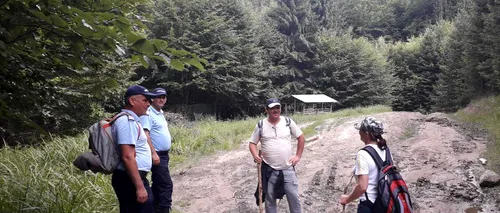 Doi turiști, soț și soție, rătăciți în Munții Buzăului, recuperați de jandarmi după două ore de căutări