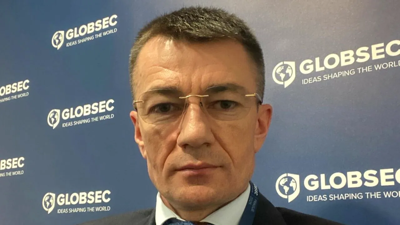 Alexandru Bălan ar fi racolat studenți basarabeni, aflați în România. Ministrul Apărării: 