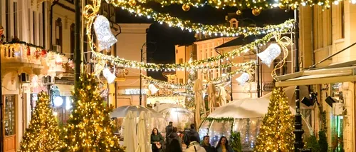 Primele IMAGINI cu târgul de Crăciun de la Craiova. S-au făcut probe la iluminatul festiv