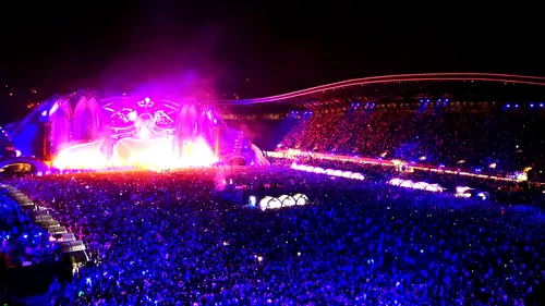 Show unic, de peste șapte ore, cu jocuri de lumini, lasere și artificii, cu Armin van Buuren la UNTOLD