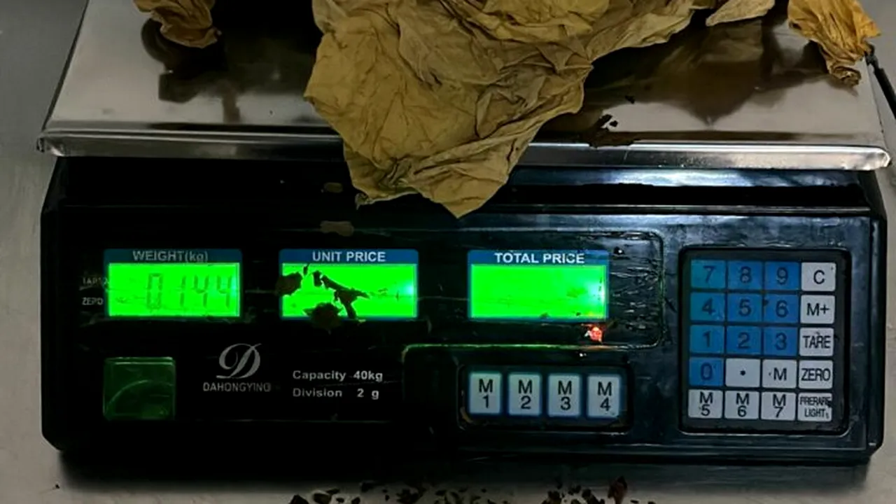 Inspectorii ANAF au descoperit o fabrică clandestină de tutun de narghilea. Ce prejudiciu cauzau producătorii ilegali bugetului de stat