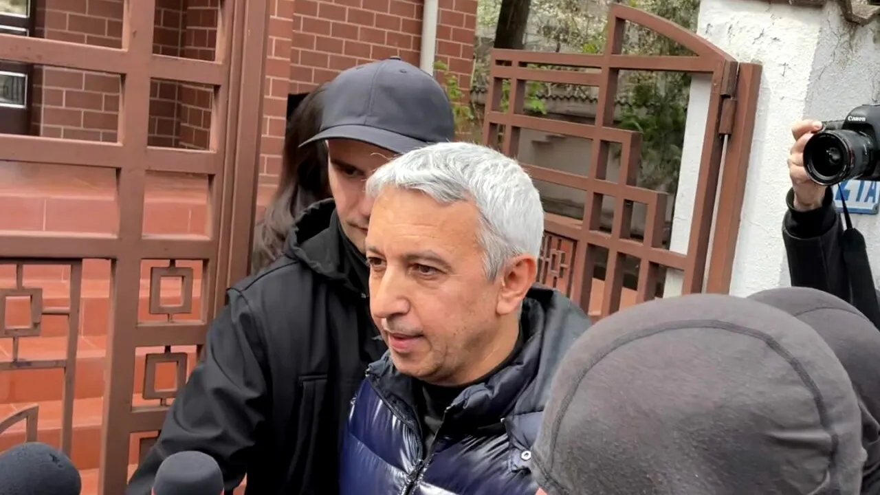 EXCLUSIV. Dan Diaconescu, suspectat că a întreținut relații sexuale cu două gemene minore / Când au descins mascații, fostul prezentator s-a ascuns