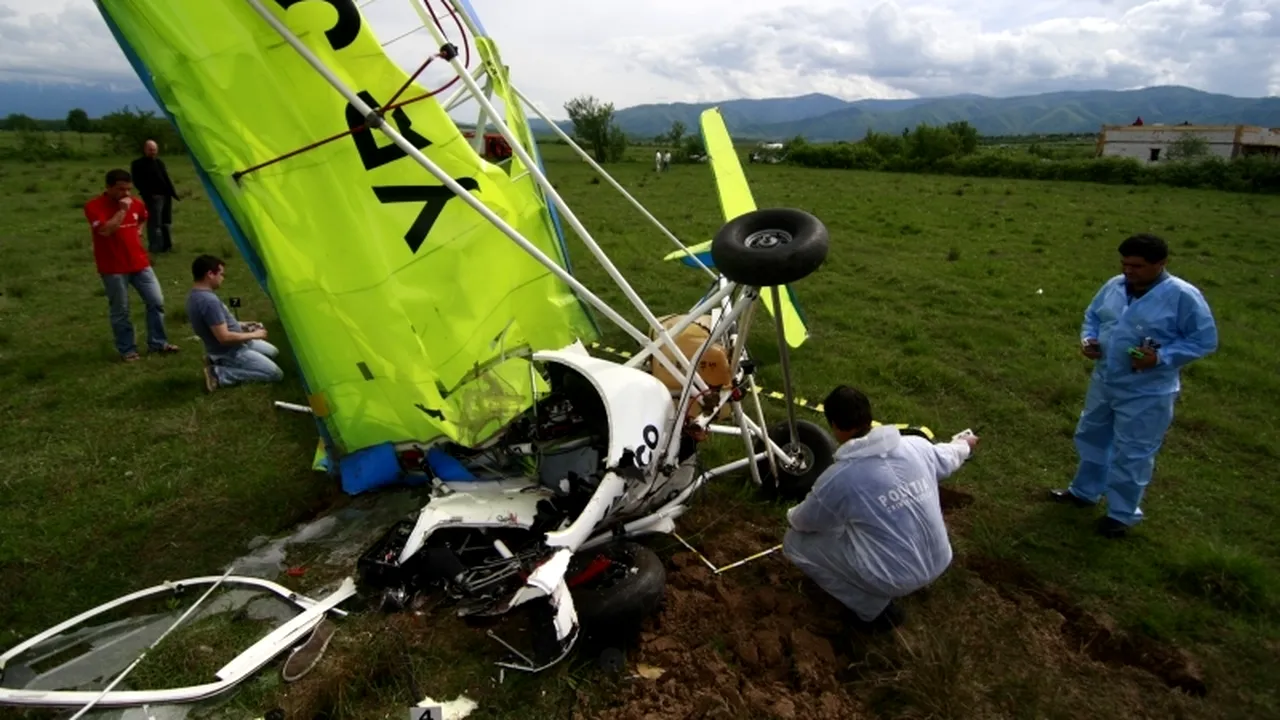Arad: Un deltaplan s-a prăbușit lângă Chișineu-Criș, PILOTUL A MURIT