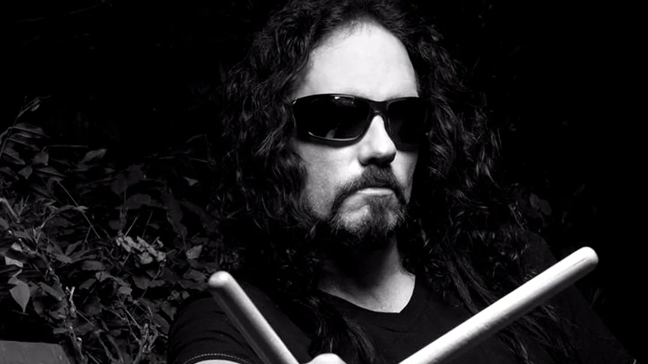 Fostul toboșar al Megadeth a murit pe scenă