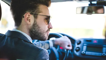 MODIFICARE în Codul Rutier. Șoferii vor fi obligați să tragă pe dreapta și atunci când trec aceste vehicule