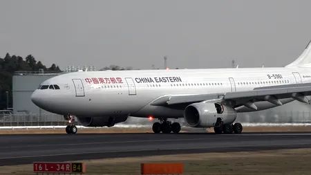 Primă uriașă pentru un pilot care a evitat un accident aviatic în ultimul moment. Controlorii de zbor vinovați au fost concediați