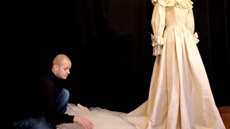 Rochiile purtate de Audrey Hepburn, Elizabeth Taylor, Amy Winehouse și Prințesa Diana vor fi scoase la licitație