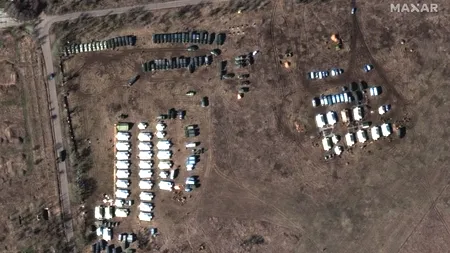 Rusia desfășoară trupe și echipament militar în Crimeea anexată. Ucraina, amenințată pe trei flancuri