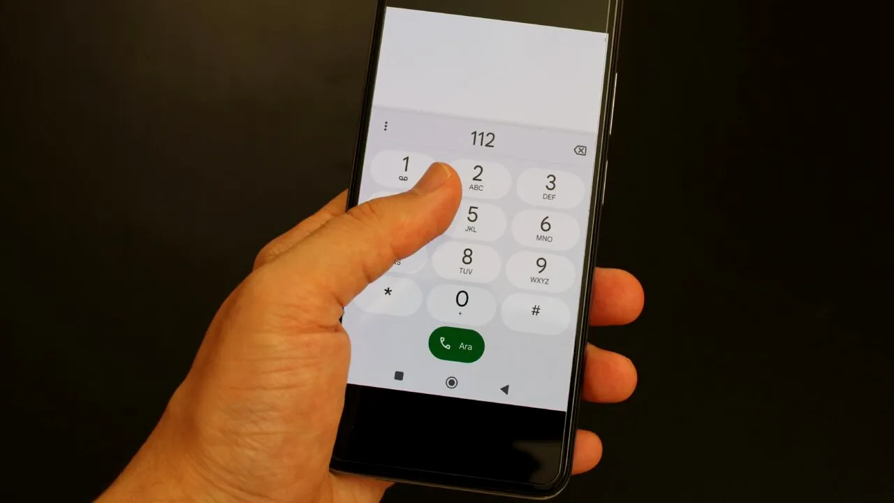 STS: Peste 1.700 de apeluri la 112 referitoare la NEREGULI în secţiile de votare, înregistrate în ziua alegerilor