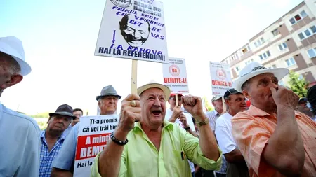 Peste o sută de persoane, la un miting împotriva lui Traian Băsescu, la Cluj-Napoca