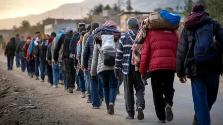 Politico: UE accelerează planul centrelor de returnare pentru migranți în afara Europei. Primele acorduri, vizate din 2026