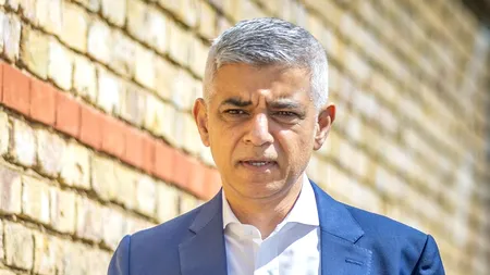 Primarul Londrei, Sadiq Khan, cercetat după ce a primit gratuit bilete la concertul lui Taylor Swift