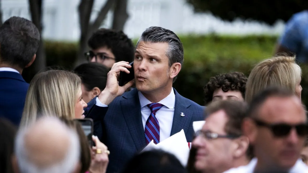 Donald Trump își exprimă SUSȚINEREA pentru secretarul Apărării, Pete Hegseth, după noile dezvăluiri privind folosirea aplicației Signal