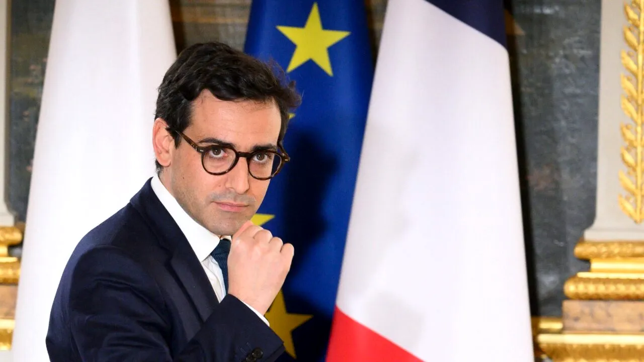 Fostul partener de viață al lui Gabriel Attal, propus pentru funcția de comisar european / Cine este Stéphane Séjourné