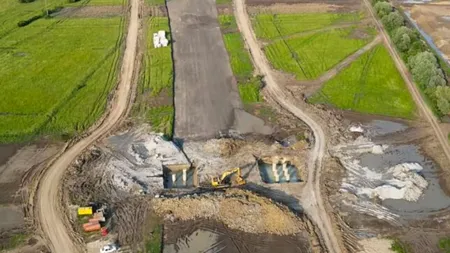 Noua „hartă” a Autostrăzii Unirii, după licitația parafată ieri. Încă un contract semnat pe cel mai dificil lot: 16 tuneluri și 60 de poduri pe 31 km