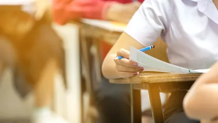 Simularea Evaluării Naționale: 64% dintre elevi au luat NOTE mai mari sau egale cu 5 la proba de Limba Română