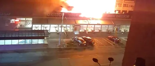 Incendiu puternic la o cunoscută shaormerie din sectorul 4. Doi angajați au avut nevoie de îngrijiri medicale (FOTO-VIDEO)