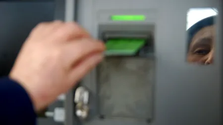 Neglijența contabililor ÎMBOGĂȚEȘTE doi români. Firmele Primăriei Iași au virat 300.000 de lei în conturi greșite