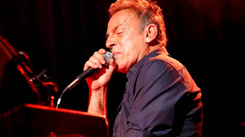 Cu cât a fost vândut la o licitație manuscrisul piesei Born to Run, a cântărețului Bruce Springsteen

