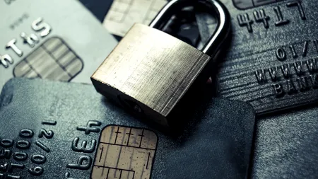 Este utilizarea cardului online periculoasă? Citește ghidul de siguranță.