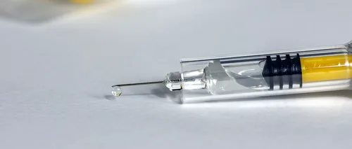<i class='ep-highlight'>AstraZeneca</i> a informat CE că nu va putea livra numărul de doze de vaccin asumate pentru primul trimestru al anului