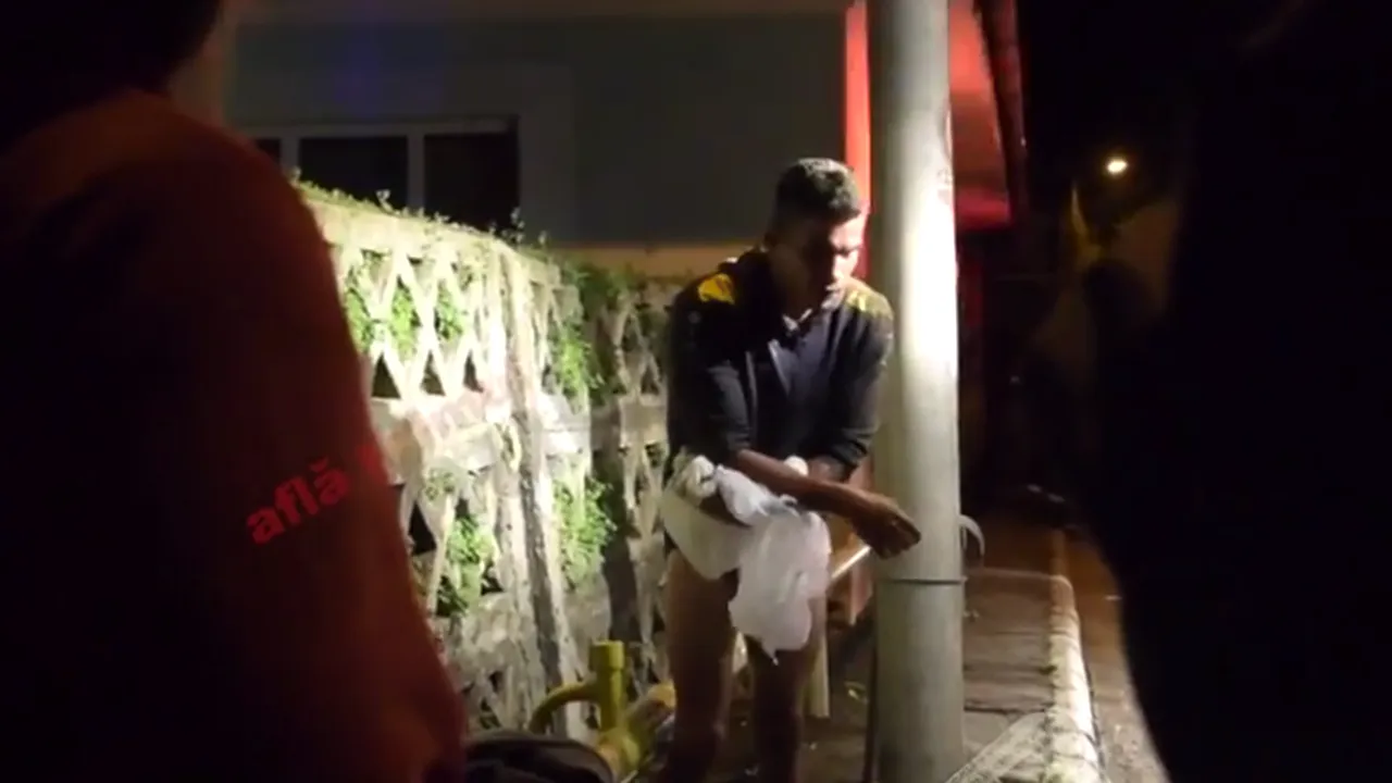 Un tânăr a căzut într-o groapă adâncă de 4 metri. Salvatorul-surpriză al acestuia, care i-a oferit încălțări și o pereche de pantaloni