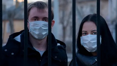 RECOMANDĂRILE OAMENILOR DE ȘTIINȚĂ | Cum să reducem riscul de infectare cu noul coronavirus când nu putem păstra distanța