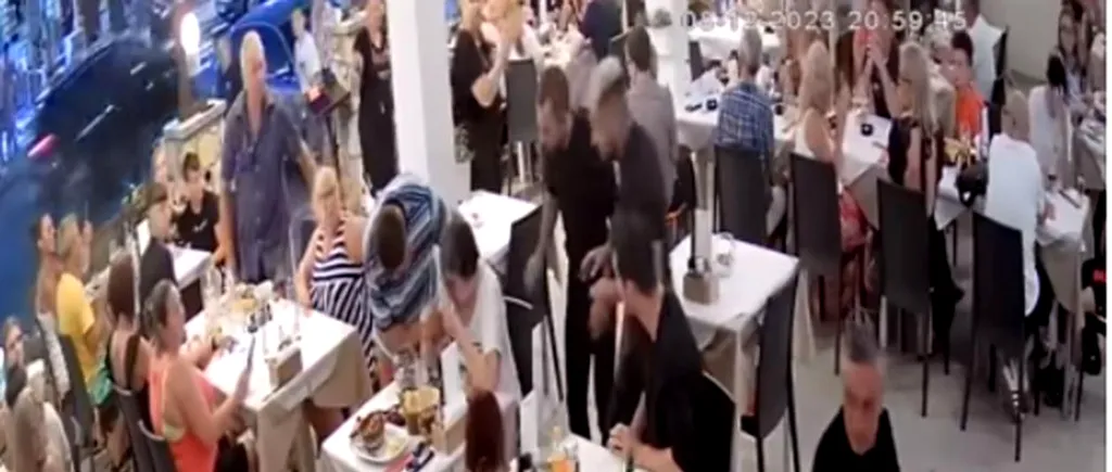 VIDEO | Chelnerul-erou Nikos a salvat o femeie de la moarte într-o tavernă din Grecia
