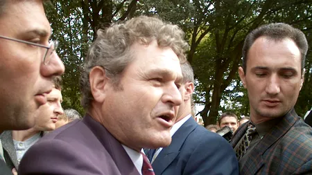 Timișoreanul care l-a atacat pe Constantinescu cu cerneală, petiție pentru Iohannis