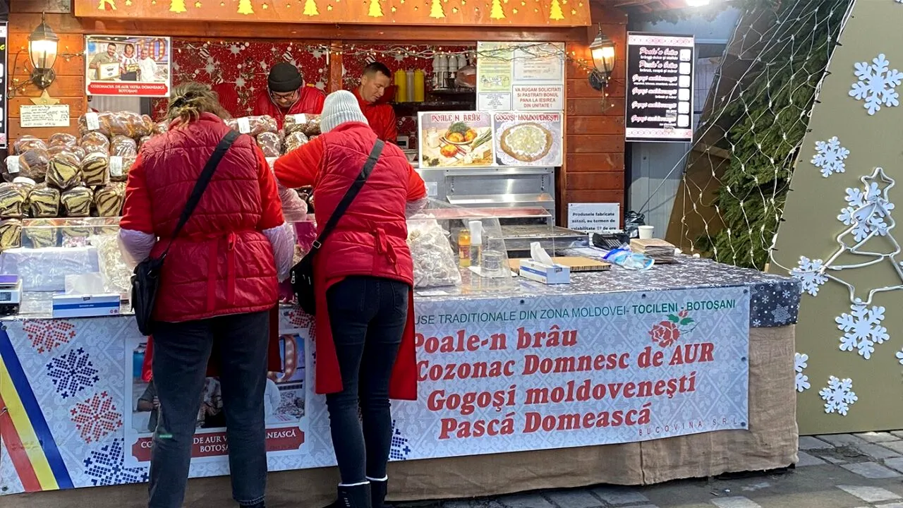 Câți lei a ajuns să coste un cozonac, la Târgul de Crăciun din Piața Constituției din București