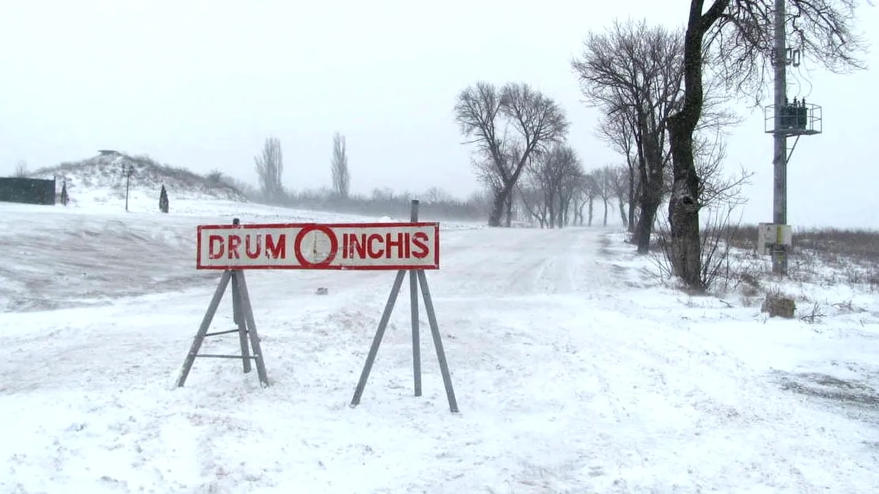 România, sub nămeți! Ce drumuri sunt închise la această oră