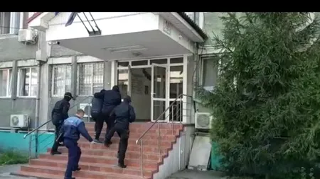 ULTRAJ | Bărbat din Caracal, arestat după ce i-a înjurat pe polițiștii care i-au cerut să se legitimeze