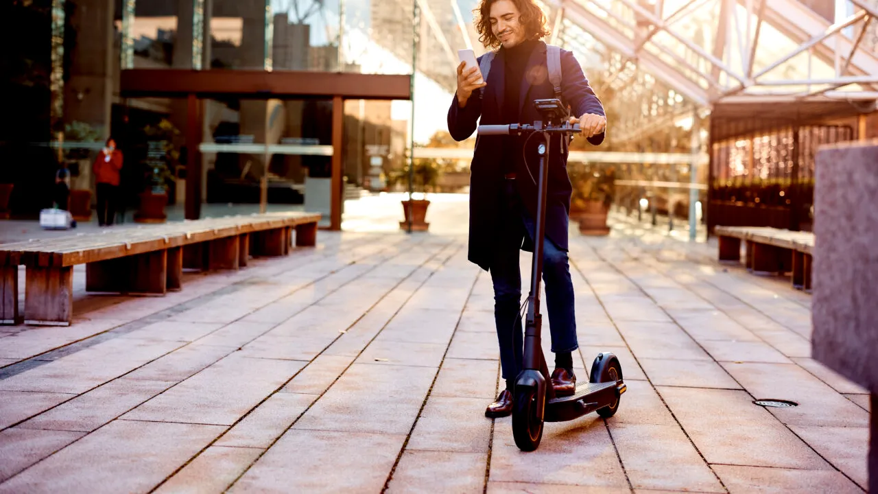 În ce oraș din România s-au INTERZIS trotinetele electrice. Măsurile luate de autorități