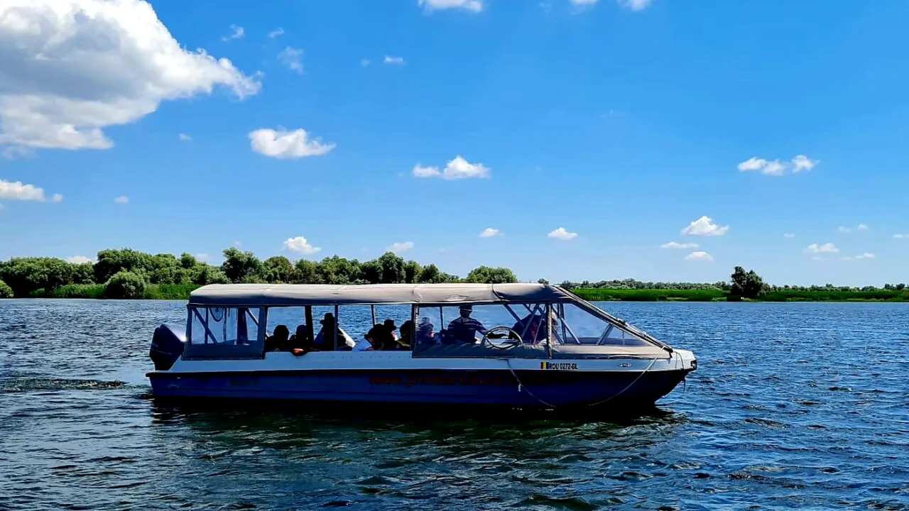 Ambarcațiune cu 6 adulți și 2 copii la bord, răsturnată în Dunăre. Barca era condusă de o femeie DROGATĂ