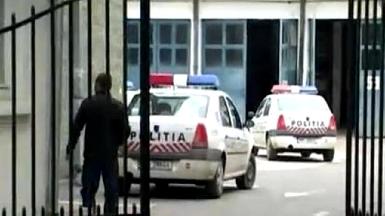 Polițiștii argeșeni au deschis o anchetă în cazul copilului de doi ani care a băut insecticid