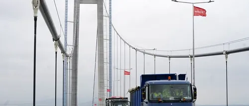 VIDEO | Podul de la Brăila, al treilea pod suspendat ca dimensiune din Europa, la un pas de inaugurare. Șeful CNAIR: Au început testele de rezistență