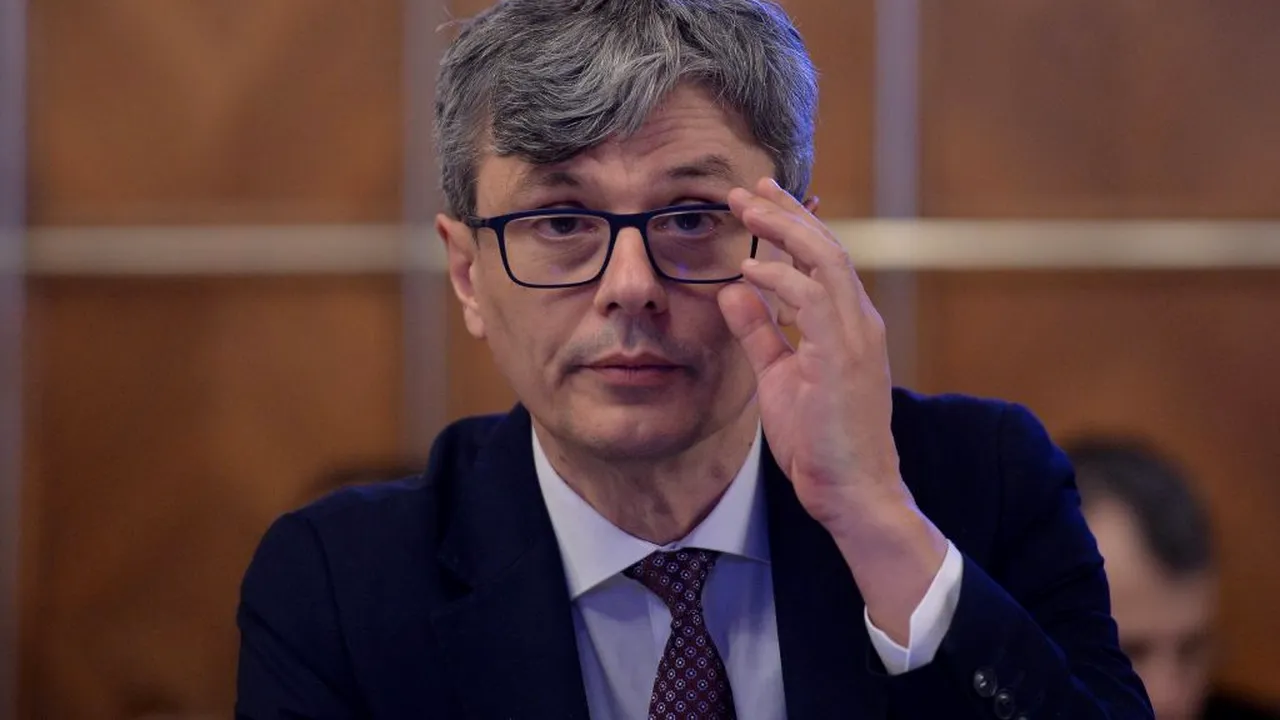 Sporurile ar putea fi TĂIATE! Anunțul făcut de ministrul Economiei