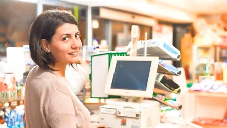 Ce salariu are o casieră angajată la Auchan