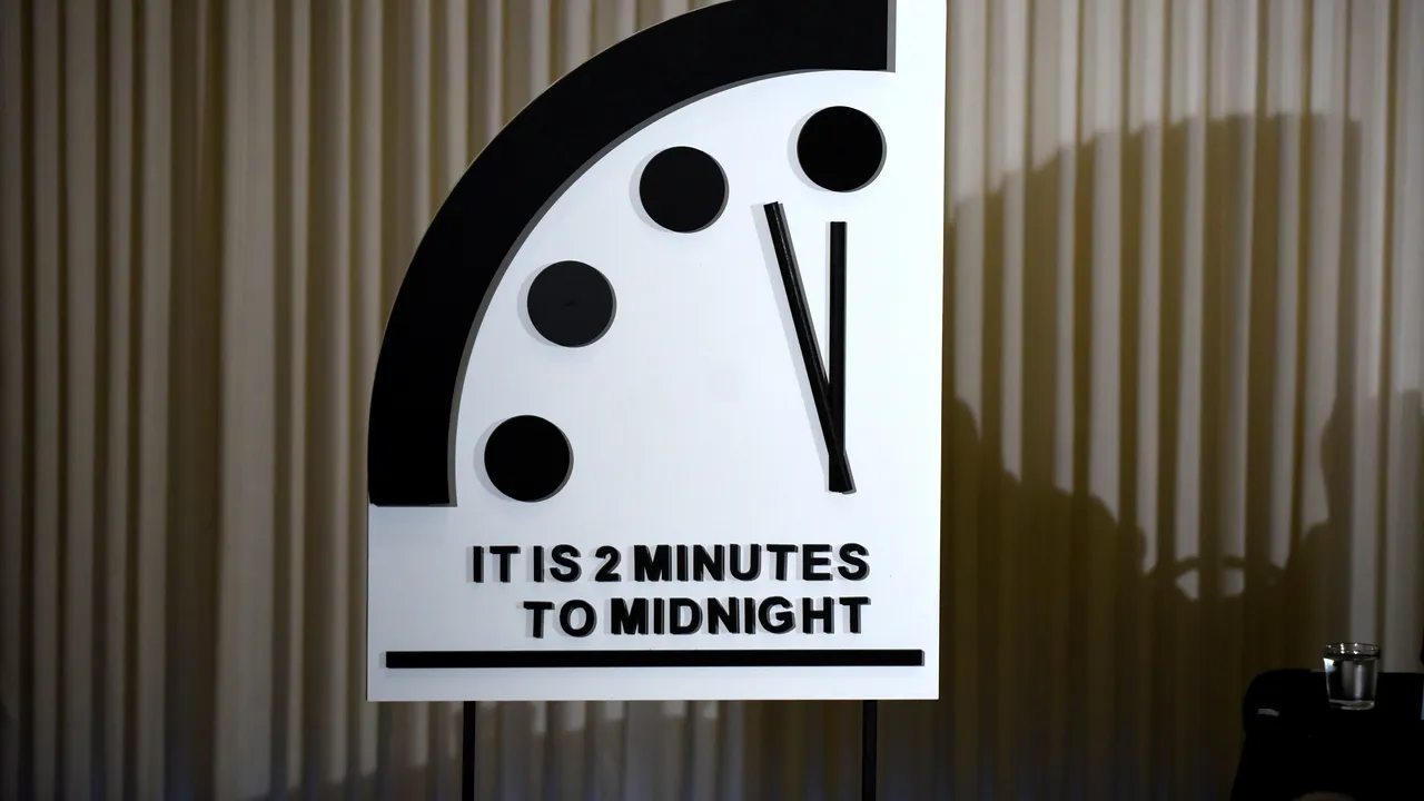 TIC-TAC. CEASUL APOCALIPSEI, la doar DOUĂ MINUTE de distrugerea planetei: Normalizăm o lume foarte PERICULOASĂ 