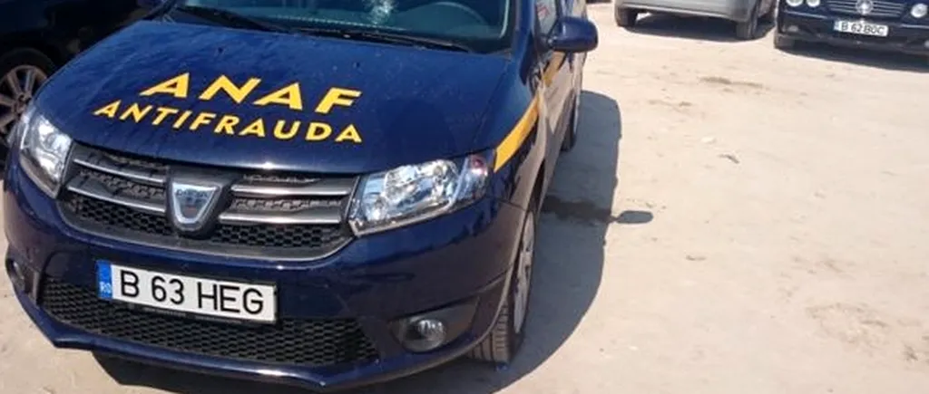 Poliția îl caută pe „vamaiotul care a spart parbrizul unei mașini ANAF. Ce pedeapsă riscă „vandalul
