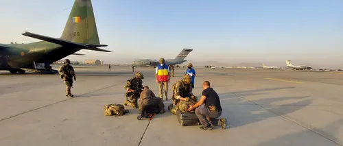 Aeronava militară a Forțelor Aeriene Române a evacuat azi noapte patru persoane din Kabul, dintre care trei străini. Alți 14 români așteaptă să fie luați de pe aeroport